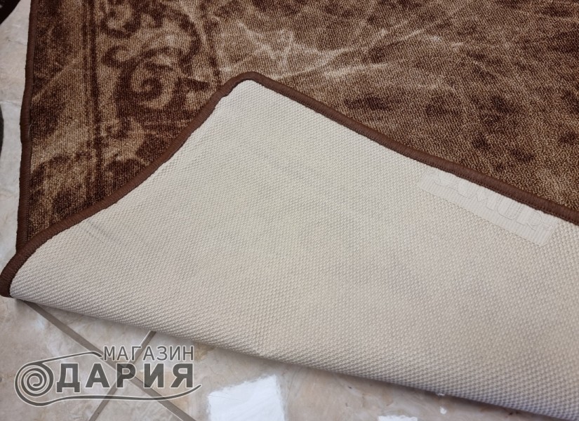 Мокетен килим 83 brown